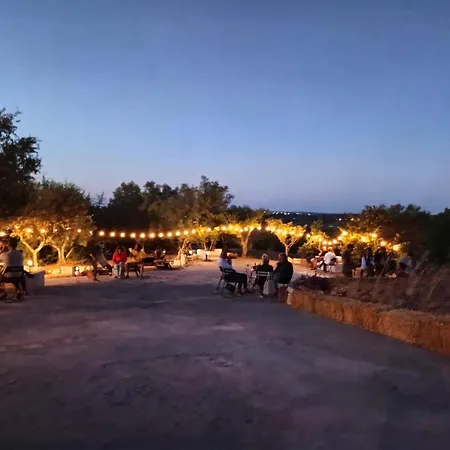 Casale Montedoro בית הארחה 3*